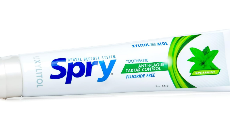 معجون أسنان سبراي بنكهة النعناع الخالي من الفلورايد